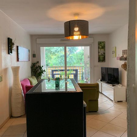 Votre Sejour Cosy A Frejus!アパートメント エクステリア 写真