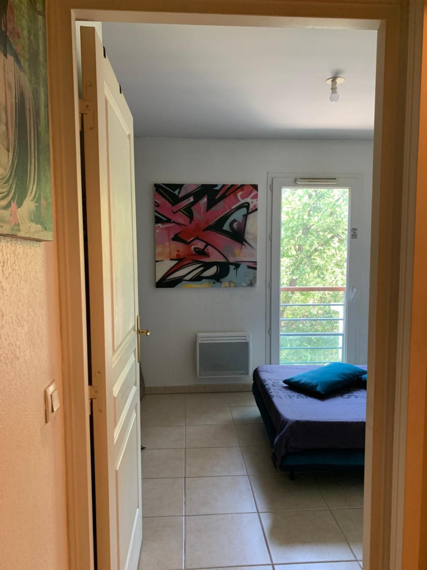 Votre Sejour Cosy A Frejus!アパートメント エクステリア 写真
